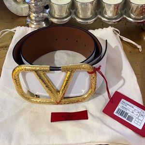 White Valentino belt brand new with tags size 80